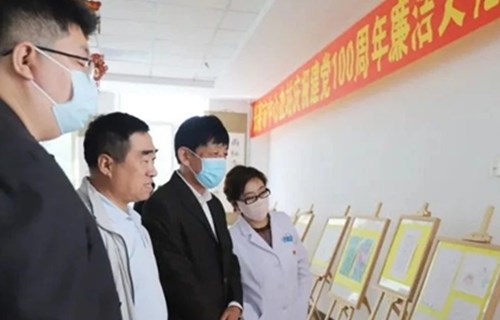 以作品展示廉洁内涵，以行动弘扬廉洁文化