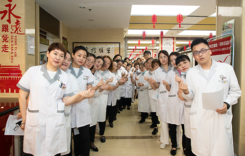 无偿献血这件事儿，他们连续做了7年！
