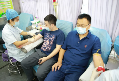 疫情无情人有情 无偿献血我先行
